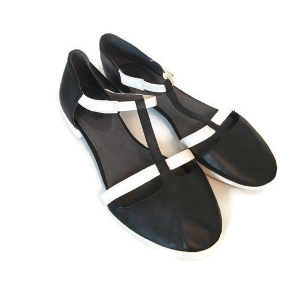 Camper black and white shoes